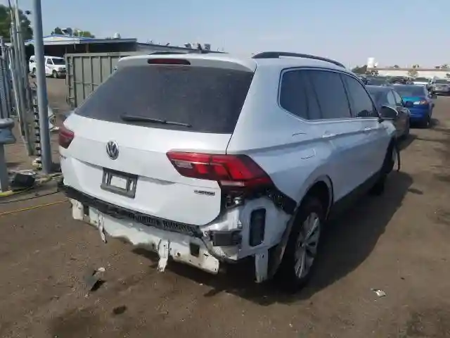 3VV2B7AX0KM048428 2019 VOLKSWAGEN TIGUAN SE-3