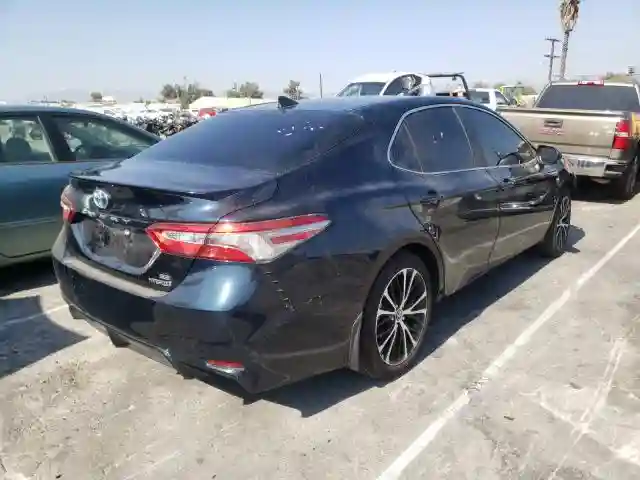 4T1B21HK5KU013672 2019 TOYOTA CAMRY HYBRID-3