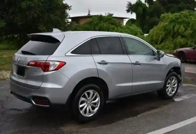 5J8TB3H33JL009378 2018 ACURA RDX-3