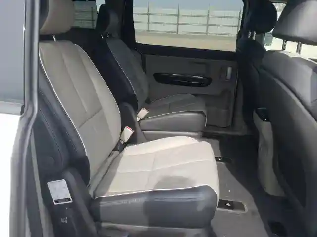 KNDMC5C10J6372656 2018 KIA SEDONA EX-5