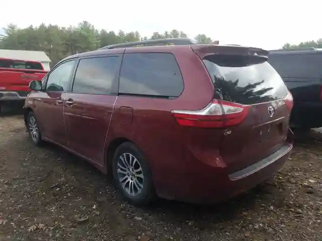 5TDYZ3DC0JS917128 2018 TOYOTA SIENNA XLE-2