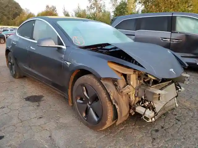 5YJ3E1EA9JF016299 2018 TESLA MODEL 3-0