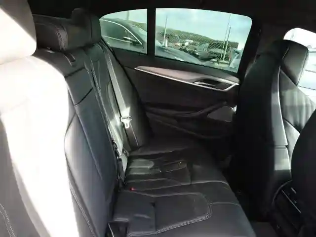 WBSJF0C57KB285709 2019 BMW M5-5