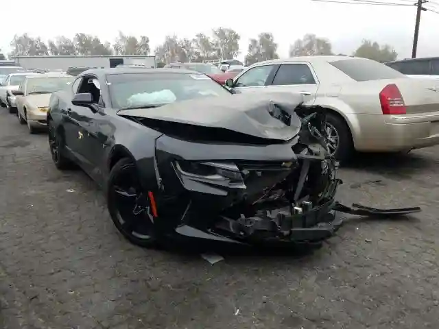 1G1FB1RX0J0143762 2018 CHEVROLET CAMARO LT-0