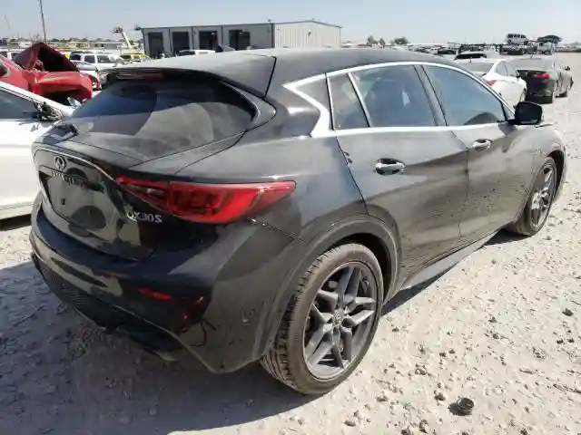 SJKCH5CPXJA054488 2018 INFINITI QX30 BASE-3