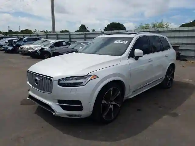 YV4A22PL3H1163058 2017 VOLVO XC90 T6-1