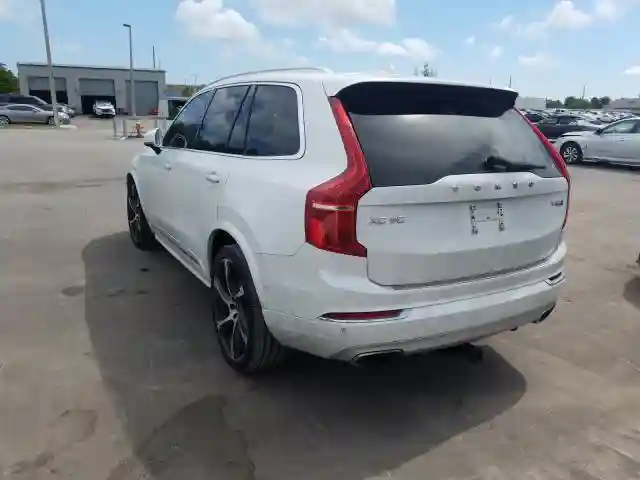YV4A22PL3H1163058 2017 VOLVO XC90 T6-2