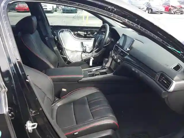1HGCV1F32KA158800 2019 HONDA ACCORD SPORT-4