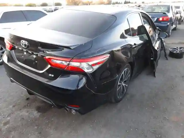 4T1B11HK0JU081766 2018 TOYOTA CAMRY L-3