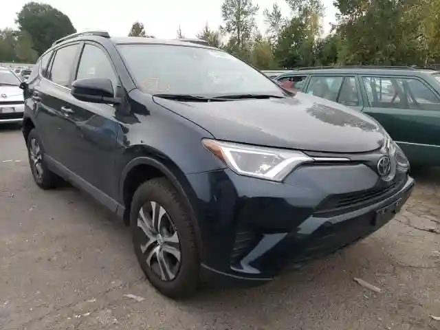 2T3BFREVXHW642376 2017 TOYOTA RAV4 LE-0