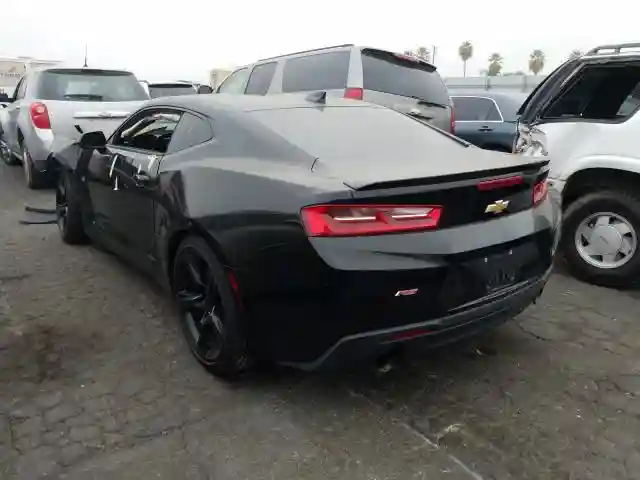 1G1FB1RX0J0143762 2018 CHEVROLET CAMARO LT-2