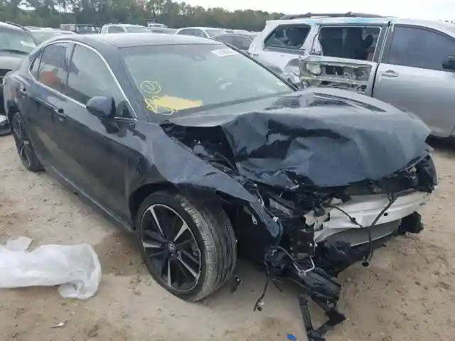 4T1B61HK8JU520259 2018 TOYOTA CAMRY XSE-0