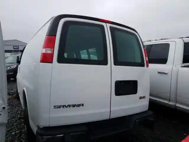1GTW7AFGXJ1909844 2018 GMC SAVANA G2500-2