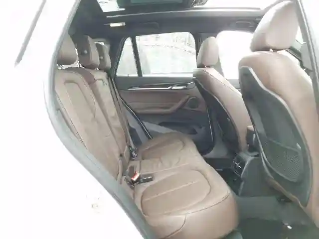 WBXHU7C37J5H38958 2018 BMW X1 SDRIVE28I-5
