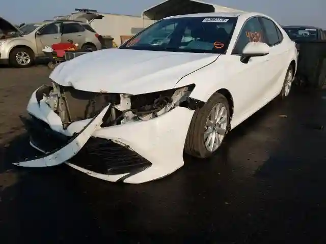 4T1B11HK5JU616848 2018 TOYOTA CAMRY L-1