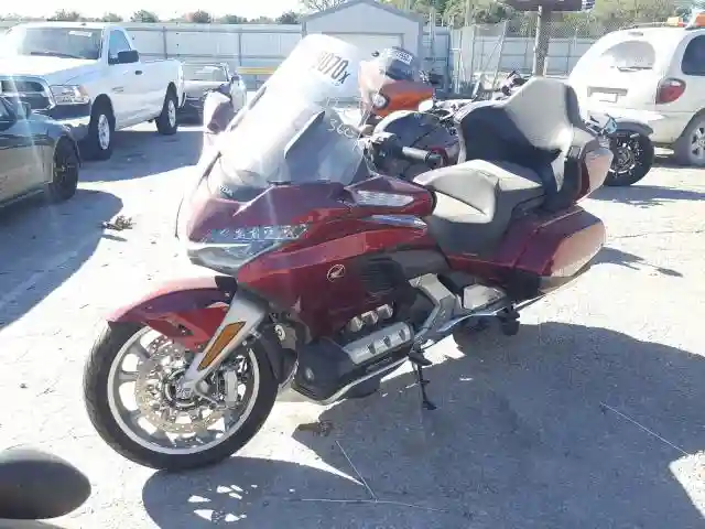 JH2SC7959JK****** 2018 HONDA GL1800 D-1