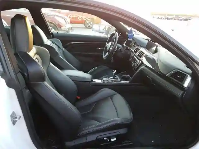 WBS3R9C38HA014403 2017 BMW M4-4