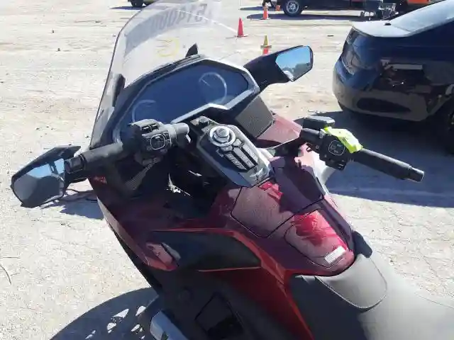 JH2SC7959JK****** 2018 HONDA GL1800 D-4