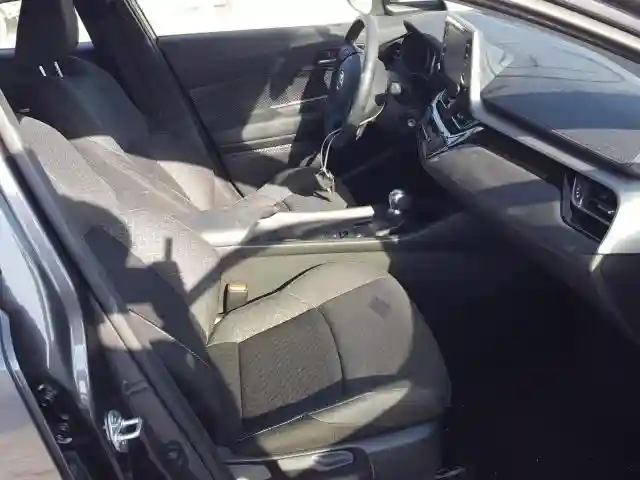 JTNKHMBX0L1092790 2020 TOYOTA C-HR XLE-4