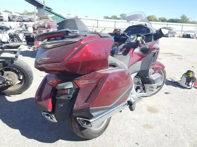 JH2SC7959JK****** 2018 HONDA GL1800 D-3