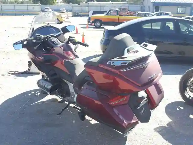 JH2SC7959JK****** 2018 HONDA GL1800 D-2
