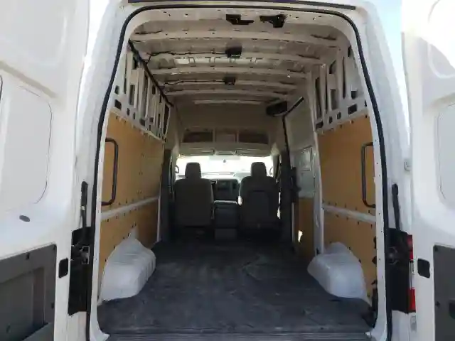 1N6BF0LY5LN804825 2020 NISSAN NV 2500 S-5