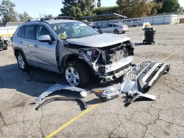 2T3RWRFV9LW080024 2020 TOYOTA RAV4 XLE-0