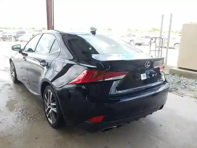JTHBA1D20J5067174 2018 LEXUS IS 300-2