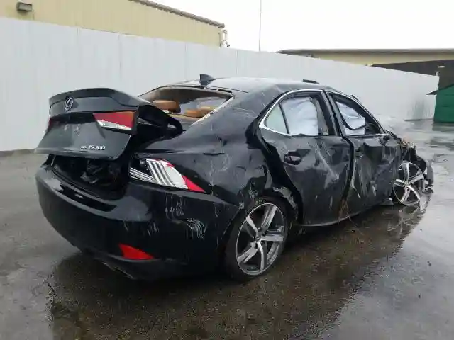 JTHC81D29J5026963 2018 LEXUS IS 300-3