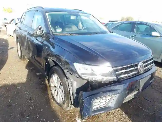 3VV0B7AX4KM101557 2019 VOLKSWAGEN TIGUAN S-0