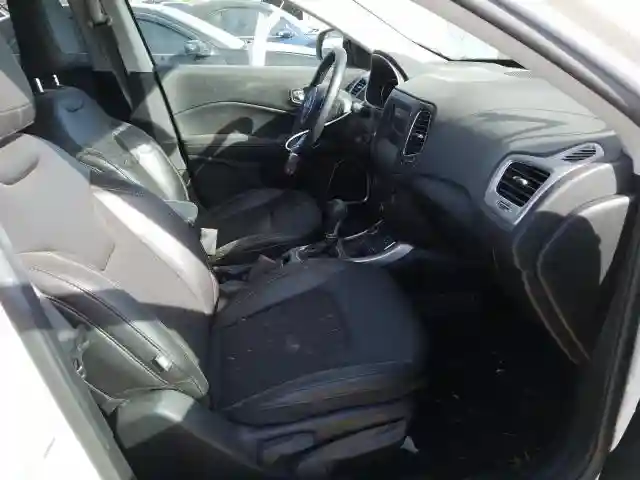 3C4NJDBB7LT143186 2020 JEEP COMPASS LATITUDE-4