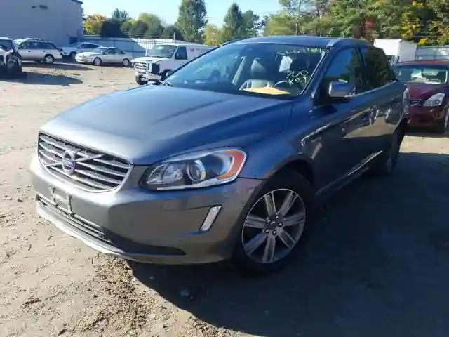 YV440MRU6H2011631 2017 VOLVO XC60 T5 INSCRIPTION-1