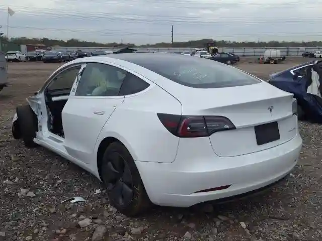 5YJ3E1EB2LF720209 2020 TESLA MODEL 3-2
