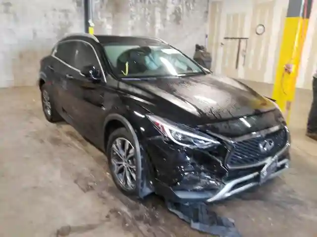 SJKCH5CRXJA048126 2018 INFINITI QX30 BASE-0