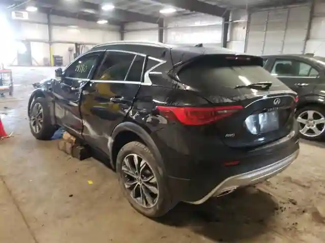 SJKCH5CRXJA048126 2018 INFINITI QX30 BASE-2
