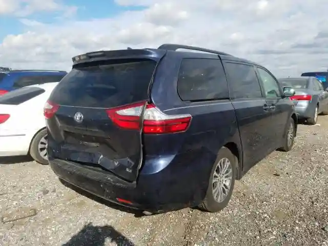 5TDYZ3DC2KS978000 2019 TOYOTA SIENNA XLE-3