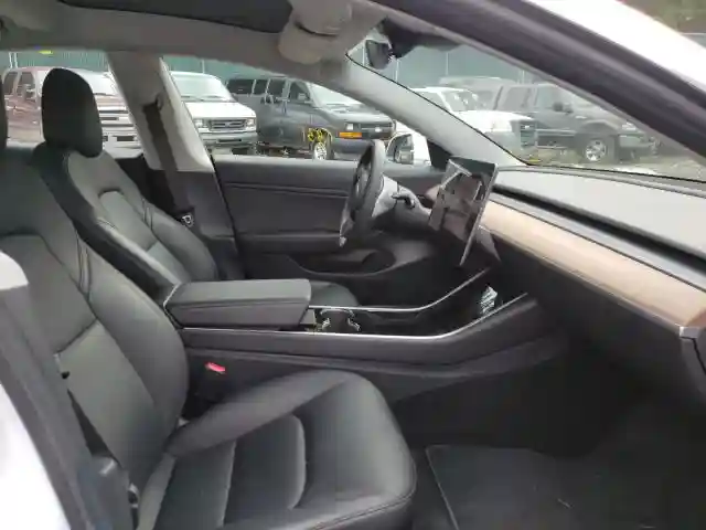 5YJ3E1EB0JF092387 2018 TESLA MODEL 3-4