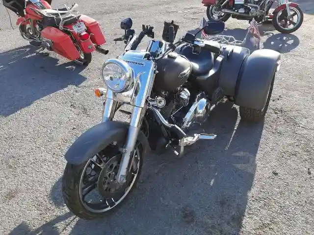 1HD1MCC10JB****** 2018 HARLEY-DAVIDSON FLRT FREE WHEELER-1