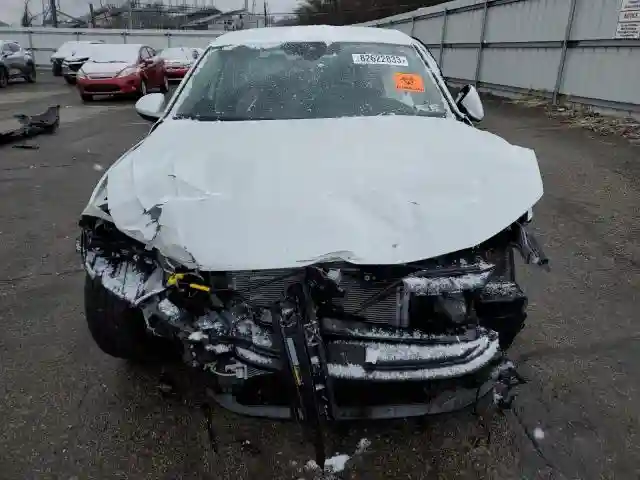 3VWEM7BU9PM049687 2023 VOLKSWAGEN JETTA-4