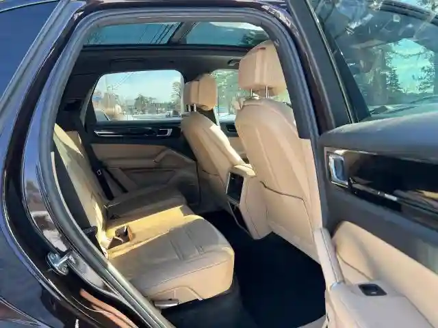 WP1AA2AY7KDA05952 2019 PORSCHE CAYENNE-5