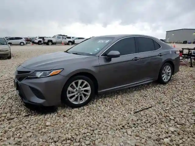 4T1B11HK8JU078209 2018 TOYOTA CAMRY-0
