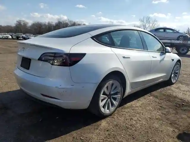 5YJ3E1EA2PF468460 2023 TESLA MODEL 3-2