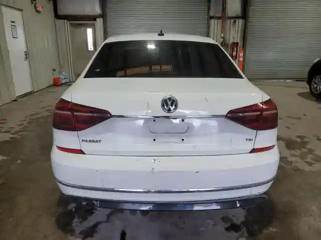 1VWDT7A32HC058712 2017 VOLKSWAGEN PASSAT-5