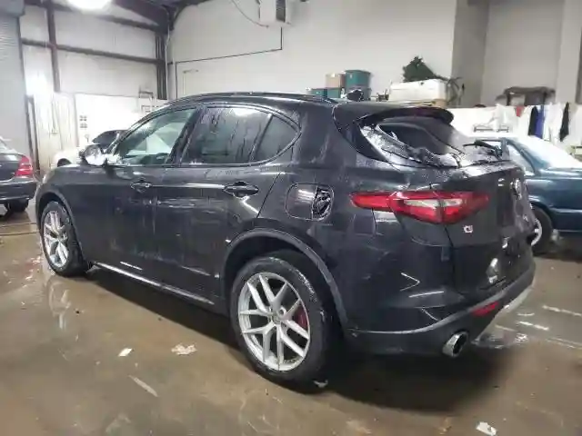 ZASFAKPN4J7B58362 2018 ALFA ROMEO STELVIO-1