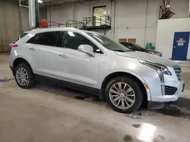 1GYKNDRS8HZ232420 2017 CADILLAC XT5-3