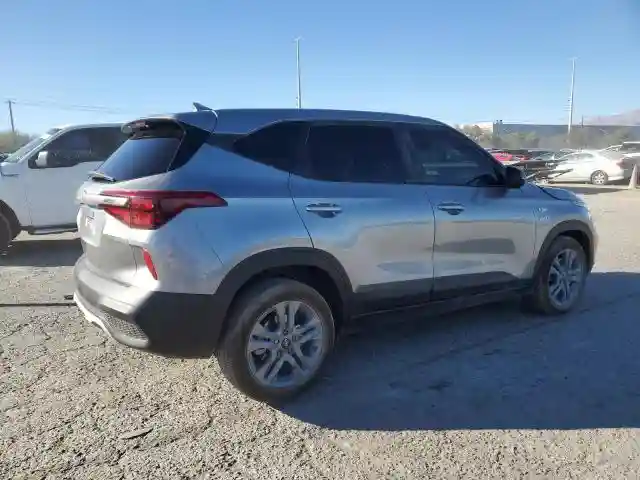KNDEPCAAXN7249656 2022 KIA SELTOS-2