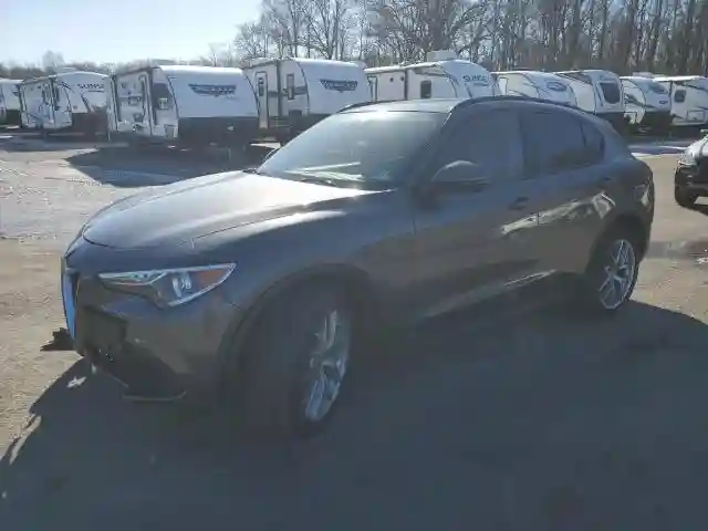 ZASFAKPN3J7B93944 2018 ALFA ROMEO STELVIO-0