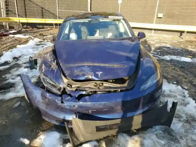 5YJ3E1EA2RF765747 2024 TESLA MODEL 3-4