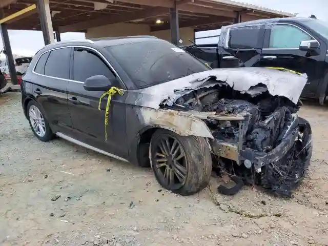 WA1BNAFY2J2041744 2018 AUDI Q5-3