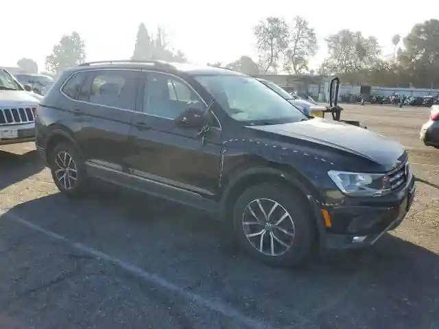 3VV3B7AX4JM020652 2018 VOLKSWAGEN TIGUAN-3